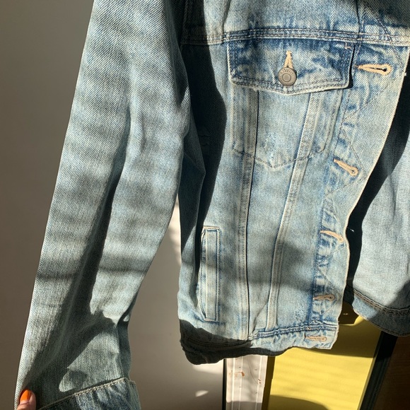 Old navy jean jacket - Picture 3 of 6